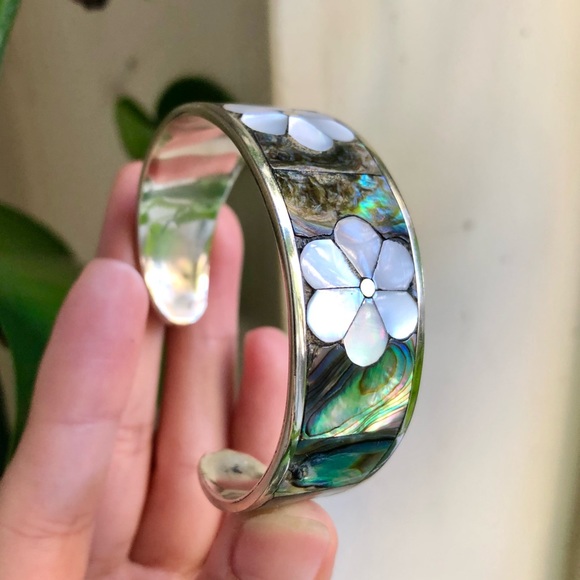 American Vintage Jewelry - Vintage Floral Abalone Shell Cuff Bracelet